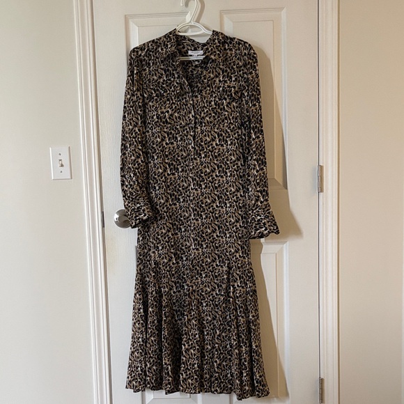 Equipment Dresses & Skirts - Equipment maxi cheetah flowy dress